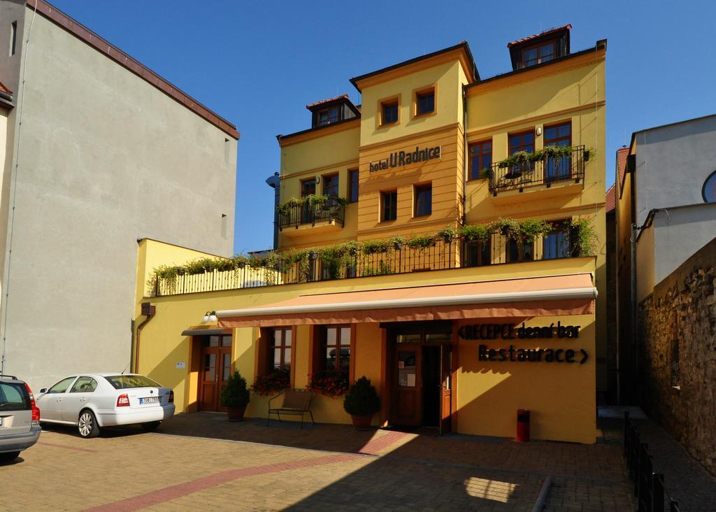 Hotel U Radnice Лоуни Экстерьер фото