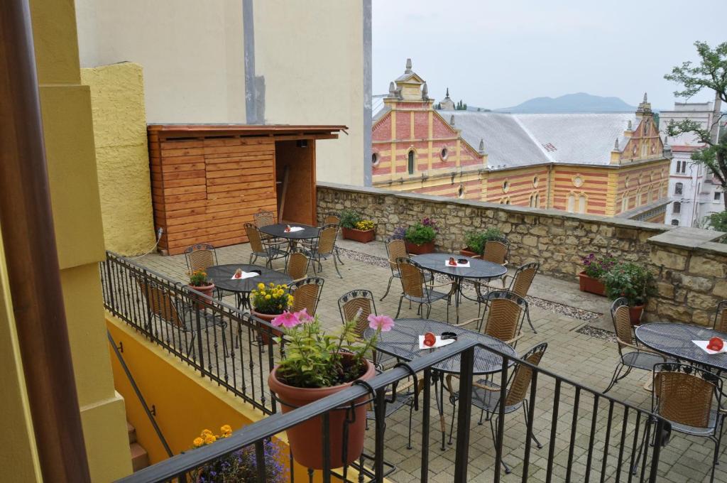 Hotel U Radnice Лоуни Экстерьер фото
