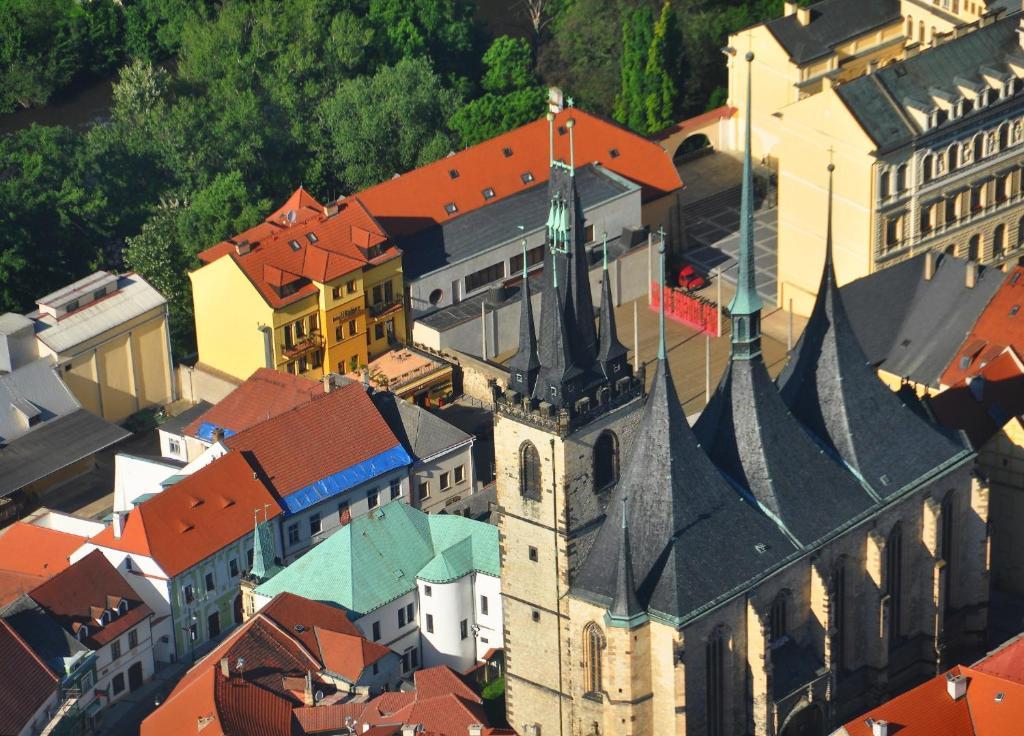 Hotel U Radnice Лоуни Экстерьер фото